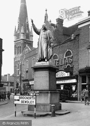 Baxter Statue c.1955, Kidderminster