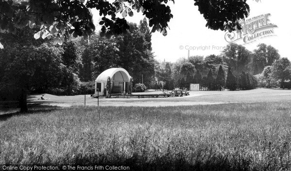 Photo of Kidderminster, Brinton Park c.1960