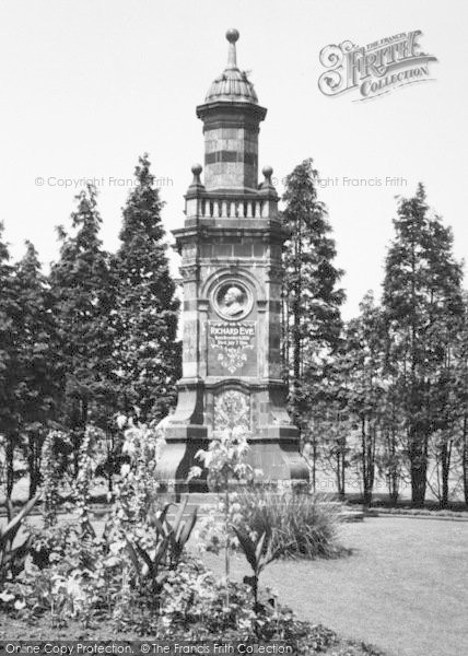 Photo of Kidderminster, Brinton Park, Richar Eve Monument 1957