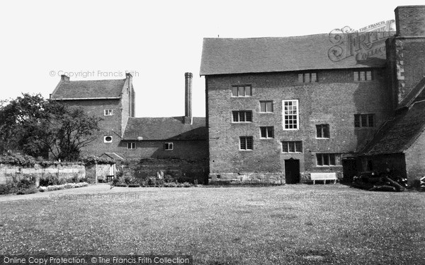 Photo of Kidderminster, Harvington Hall c.1960