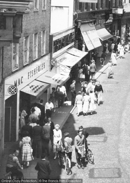 Photo of Kidderminster, People In Vicar Street c.1959