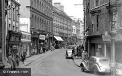 Shopping On Vicar Street c.1950, Kidderminster
