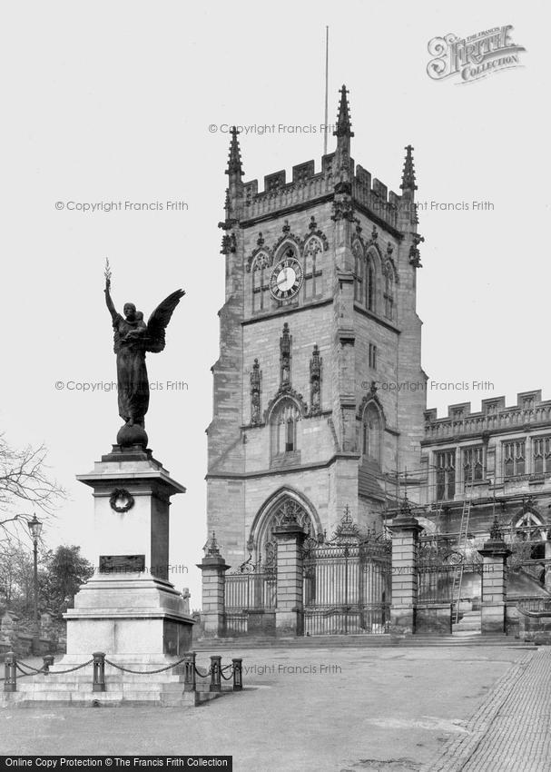 Kidderminster, St Mary's Church and War Memorial c1950