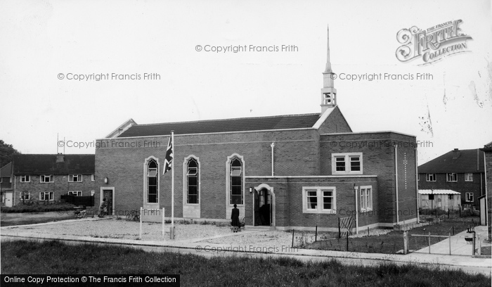 Photo of Kidlington, St John's Church, Garden City c.1960