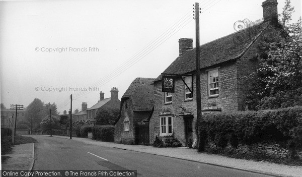 Photo of Kidlington, The Moors c.1955