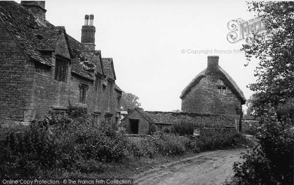 Photo of Kidlington, The Village c.1955