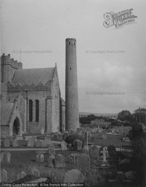 Photo of Kilkenny, Round Tower 1957