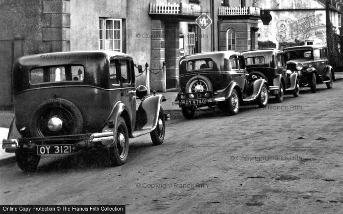 Photo of Kilkhampton, Cars Outside London Inn c.1933