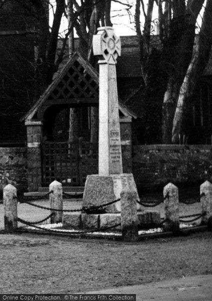 Photo of Kilkhampton, The Memorial c.1933