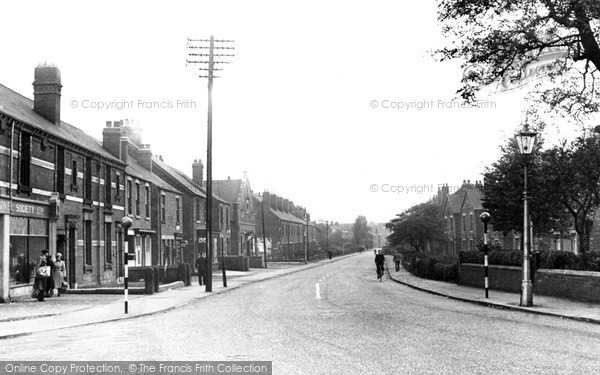 Photo of Killamarsh, Sheffield Road c.1955