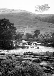 Village And River Dochart c.1935, Killin