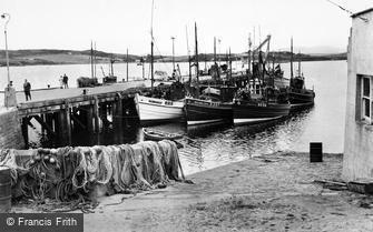 Killybegs, the Pier c1960