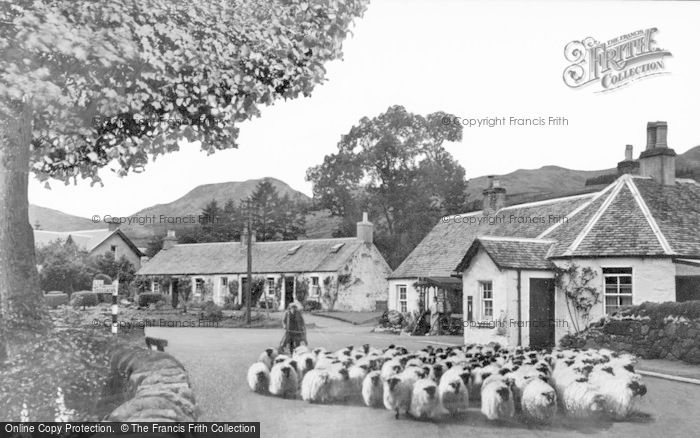 Photo of Kilmahog, The Village c.1930