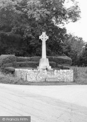 The Memorial c.1960, Kilmington