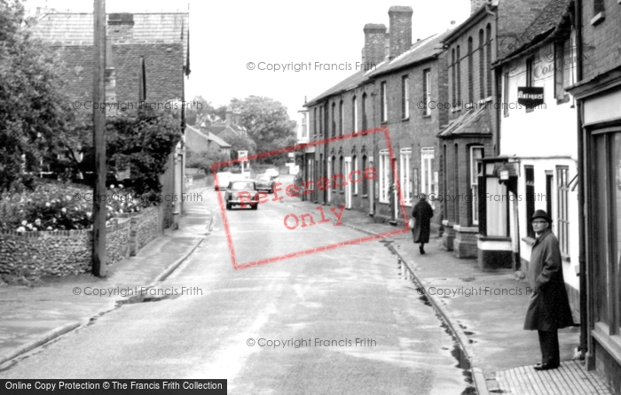 Photo of Kimpton, High Street c.1965