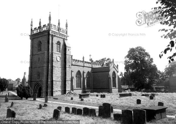 Photo of Kineton, St Peter's Church c.1960