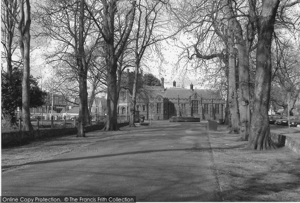 Photo of King's Lynn, Carnegie Library And Broad Walk 2004