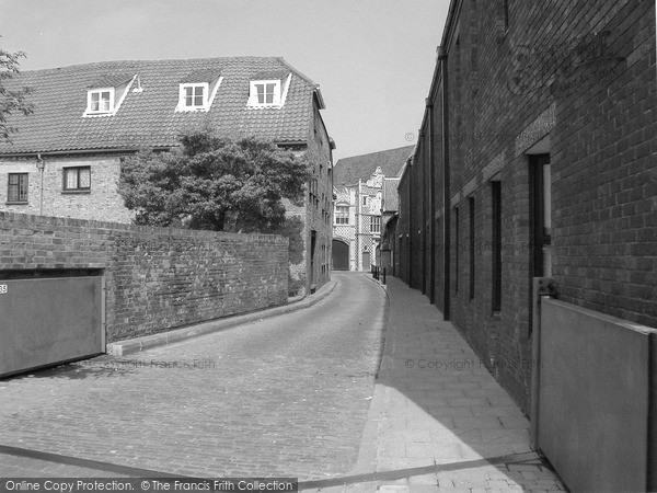 Photo of King's Lynn, College Lane 2004