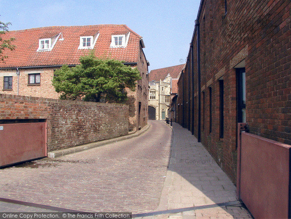 Photo of King's Lynn, College Lane 2004