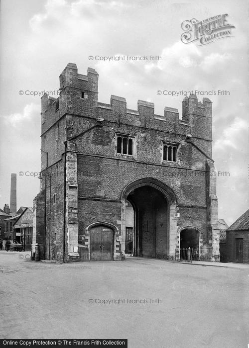 Photo of King's Lynn, South Gate 1925