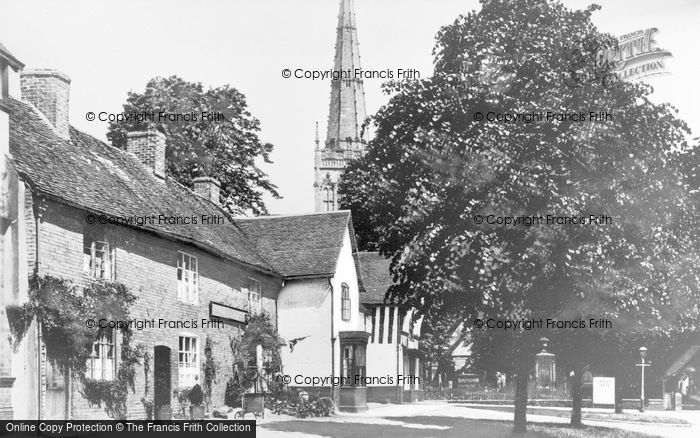 Photo of King's Norton, Cottages And The Saracen's Head 1937