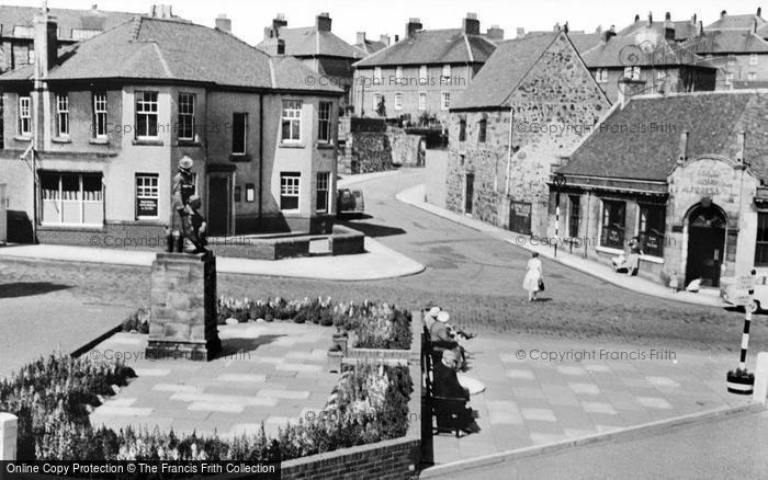 Photo of Kinghorn, War Memorial c.1965