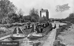 The Lock And Canal c.1955, Kings Langley