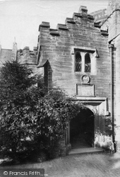 Church Porch 1907, Kingsbridge