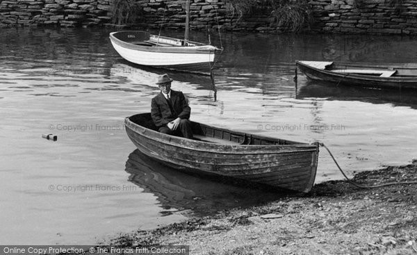 Photo of Kingsbridge, Man In A Boat 1924