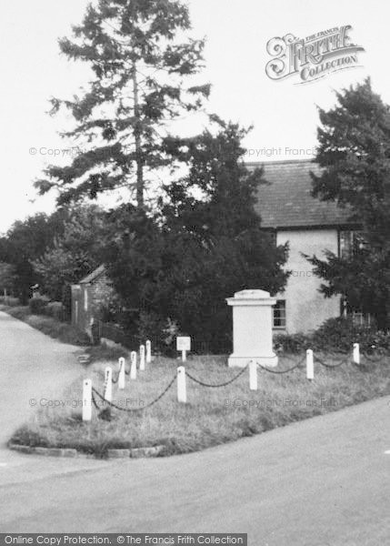 Photo of Kingsland, Battle Of Mortimer's Cross Monument c.1955