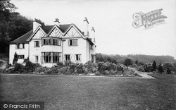 1910, Kingsley Green