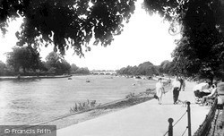 Kingston Upon Thames, Queens Promenade 1951, Kingston Upon Thames