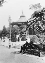 Kingston Upon Thames, Soldiers In Canbury Gardens 1906, Kingston Upon Thames