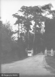 Entrance To Woodlands Way, Kingswood Warren 1927, Kingswood