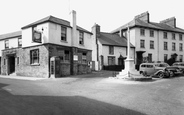 Swan Hotel And The Memorial c.1965, Kington