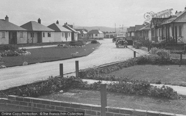 Photo of Kinmel Bay, Clwyd Gardens, Sandy Cove c.1939