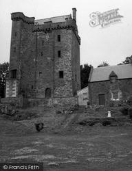 Castle 1957, Kinnaird Castle