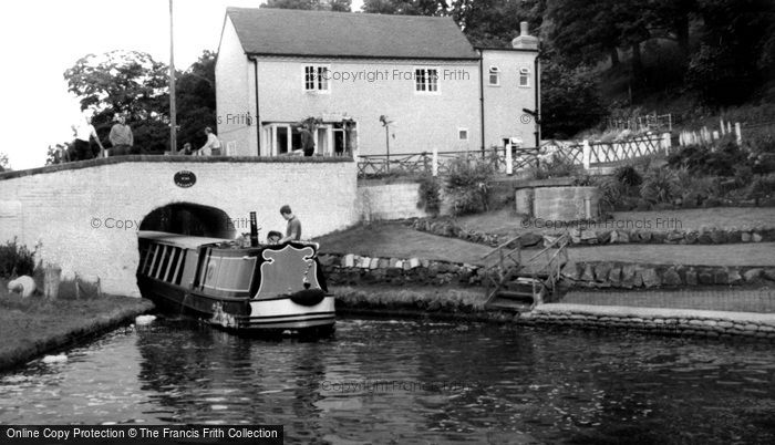 Photo of Kinver, Boat entering Hyde Lock 1969
