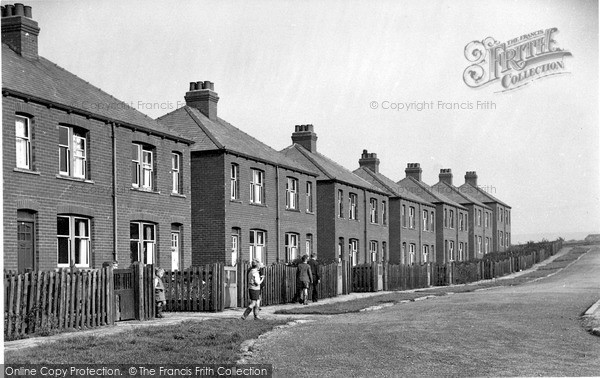 Photo of Kirkburton, the Crescent, Tunshaw c1950