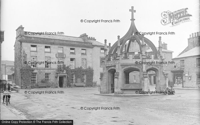 Photo of Kirkby Lonsdale, Market Cross And Royal Hotel c.1931