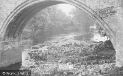 Through Devil's Bridge c.1931, Kirkby Lonsdale