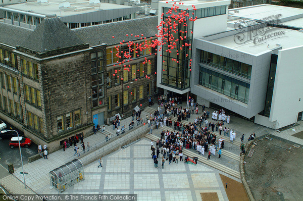 Photo of Kirkcaldy, The Opening Of Fife College 2004