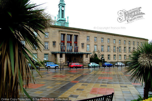 Photo of Kirkcaldy, Town House Square 2005