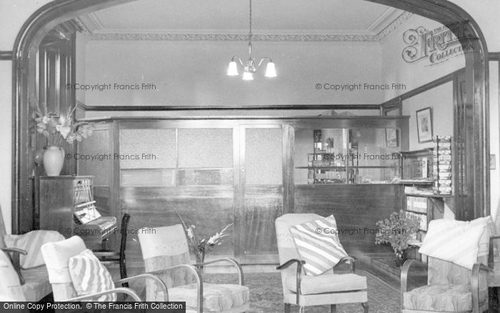 Photo of Kirn, Dhalling Mhor, The Lounge c.1955