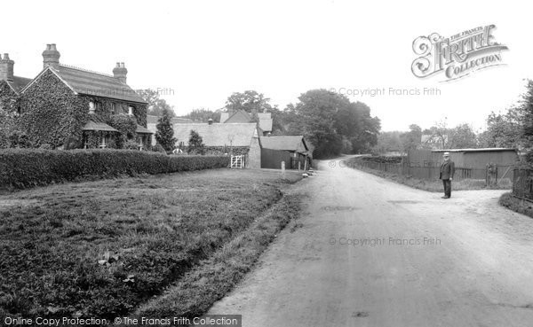 Photo of Knaphill, Chobham Road 1911