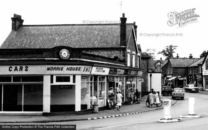 Photo of Knebworth, Morris Dealer, London Road c.1965