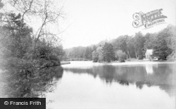 The Lake 1901, Knebworth