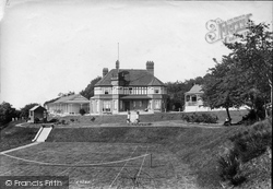 Sanatorium 1906, Knightwick