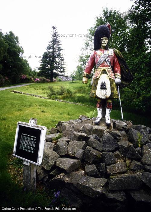 Photo of Knocknalling, Polharrow Glen, Highlander Figurehead, Forrest Lodge c.1985