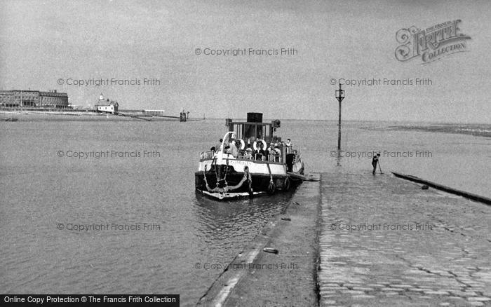 Photo of Knott End On Sea, The Ferry 'lunevale' c.1960